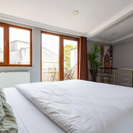 Modern Galata Apartahotel